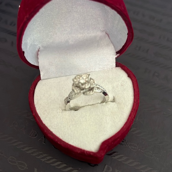 Rose ring - Picture 1 of 3